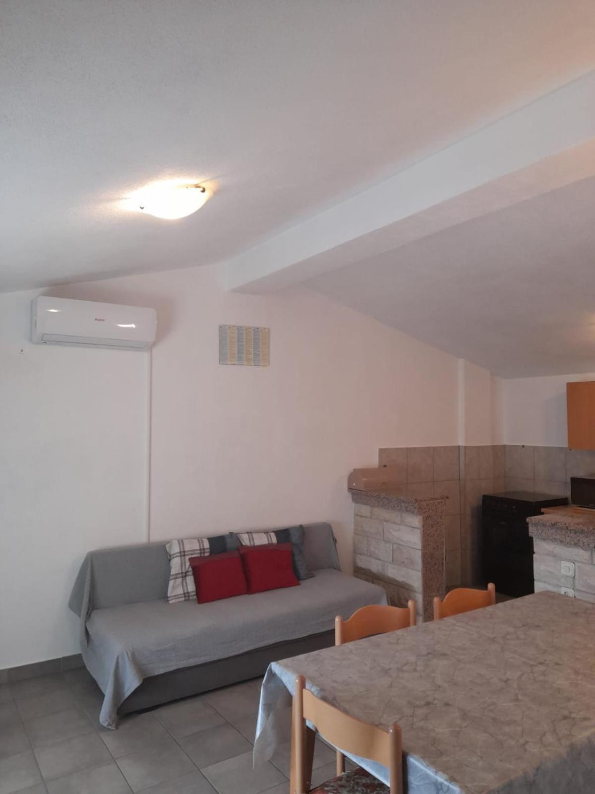 Apartman Karin 2 Senj  Luaran gambar